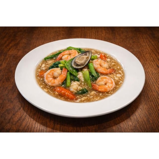 Lard Nar Seafood Noodle Soup.